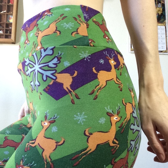 Lularoe Reindeer Snowflake One Size Leggings - Picture 4 of 7